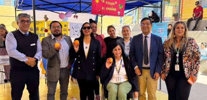 En la jornada participaron el director del establecimiento educacional, Claudio Aguirre; la Seremi de Desarrollo Social y Familia, Verónica Rivera; el Seremi de Agricultura, Cristián Cortés; la Seremi de Salud, Jessica Rojas; el Seremi de Educación, Miguel Salamanca y la directora regional de la Junaeb, Caroline Harder; además, de funcionarios y funcionarias públicas de la región. 