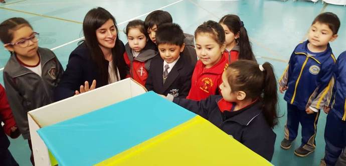 Junto a autoridades distribuyeron la mayor cantidad de equipamiento infantil para el juego de la Región de Magallanes y la Antártica Chilena