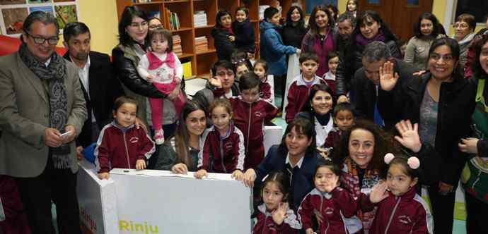 En la Escuela Lucila Folch de Osorno se realizó la entrega de este beneficio que se extenderá a 538 familias en la comuna.