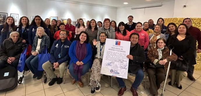 Se trata del programa Red Local de Apoyos y Cuidados (RLAC) que en el marco del nuevo Sistema Nacional de Cuidados “Chile Cuida”, permite ofrecer servicios de apoyo y cuidado a 71 personas con dependencia funcional y a sus cuidadores.