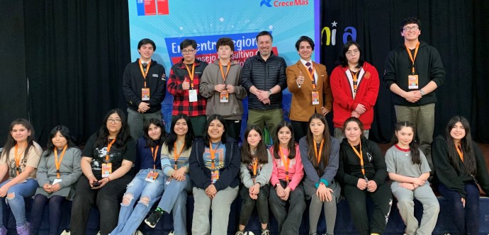 Este primer Consejo Consultivo es un mecanismo de participación ciudadana, establecido por ley, y que busca considerar las opiniones de la niñez y adolescencia en las políticas, planes e iniciativas vinculadas a los asuntos que les afectan. 
