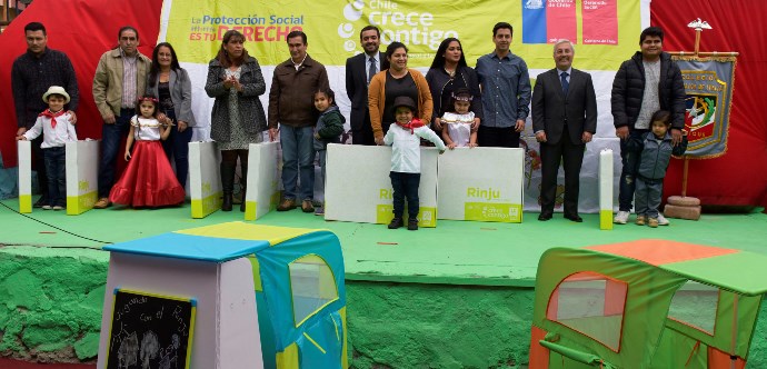 El Subsecretario de Servicios Sociales encabezó la actividad junto al Intendente de Tarapacá, en que se hizo entrega de los Rinju a los niños de prekínder del Colegio República de Italia.