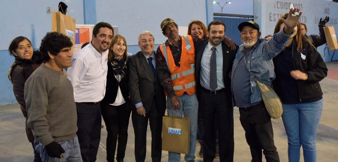 Más de 80 personas vulnerables de Iquique son parte del Programa Calle, ejecutado por el Ministerio de Desarrollo Social en la región, junto a la Fundación para el Trabajo de la UNAP.