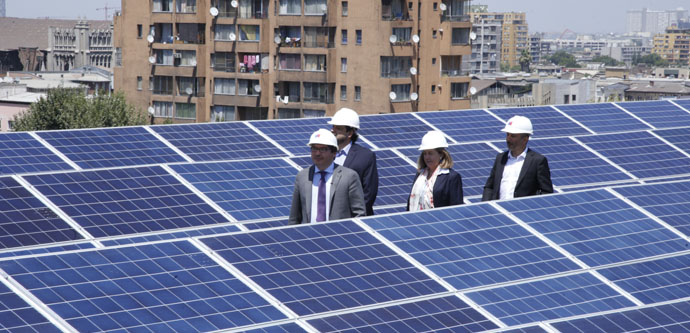 En total son 300 paneles solares que contribuirán al desarrollo sostenible de acuerdo a la Agenda 2030, suscrita por Chile en 2015. Esta es la primera institución pública que suministrará energía bajo el modelo financiero ESCO.  