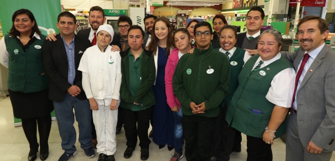 Para analizar el primer año de esta legislación, la intendenta, Lucía Pinto, junto a los seremis  de Desarrollo Social y Trabajo, se reunieron con trabajadores y el gerente del supermercado Jumbo, en La Serena.