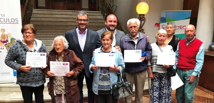 Son 38 adultos mayores quienes culminaron su participación, el programa tendrá nuevos integrantes durante el año 2018 y continuará beneficiando a la población mayor de la comuna porteña.