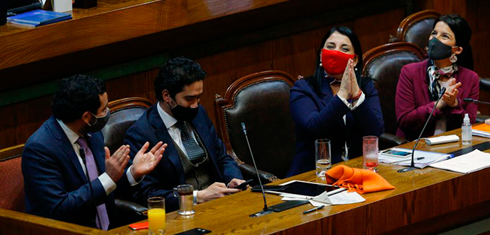 Tras la votación, la ministra de Desarrollo Social y Familia, Karla Rubilar, agradeció el apoyo de todos los parlamentarios.