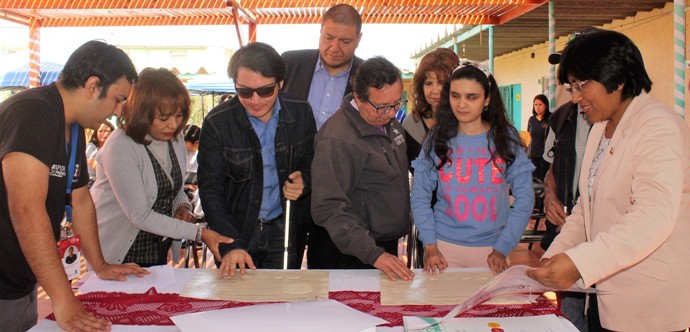 Proyecto conjunto entre Explora Conicyt y Senadis del Ministerio de Desarrollo Social y Familia, dotó de textos para acercar la astronomía a personas con discapacidad visual, mediante sistema braille y relieves.