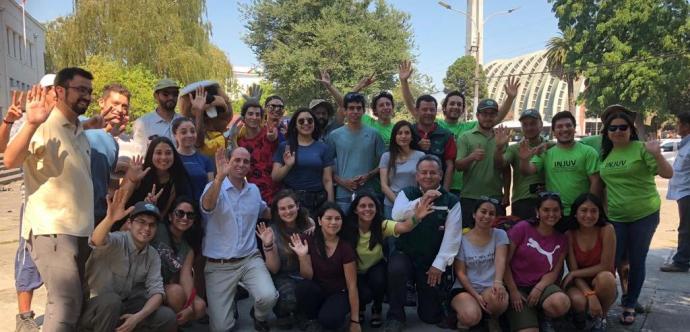 El intendente Martín Arrau, la Seremi Doris Osses, y el Director Regional de Conaf, Domingo González,  despidieron junto a los equipos a los voluntarios que anoche arribaron a la Reserva ubicada en Pinto.