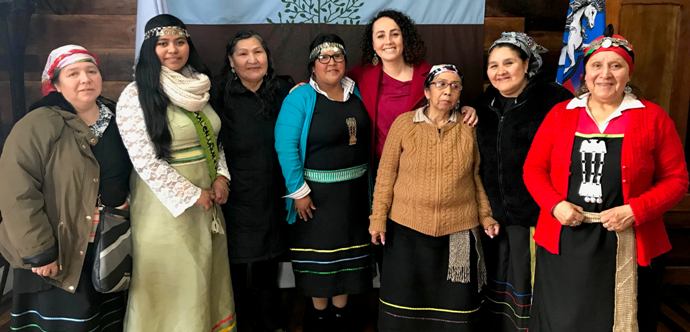 Esta fecha recuerda el sacrificio de Bartolina Sisa, mujer Aymara, defensora de su pueblo y su cultura a fines del siglo XVIII en Bolivia.