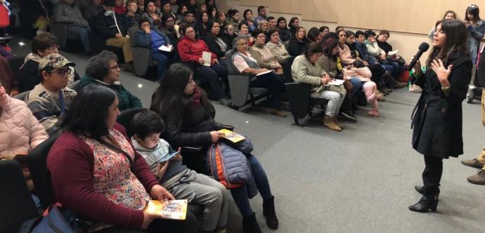 Una masiva concurrencia tuvo la charla informativa  sobre  Registro Social de Hogares  desarrollada en la Casa de La Cultura de Bulnes,  actividad que convocó  a   familias  integrantes de los  comités  de Vivienda “Golondrinas”  y “Villa Fresia II”. 