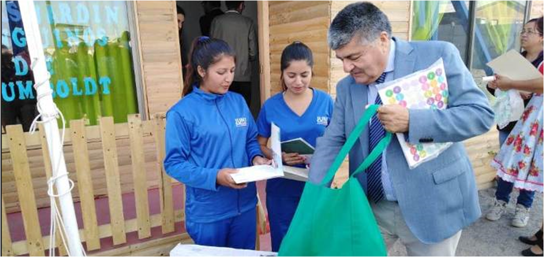 En la oportunidad, la autoridad a cargo de Desarrollo Social en Atacama, compartió con los dirigentes sociales que lograron sacar adelante este proyecto y convertirlo en el primer establecimiento de educación parvularia en la zona.