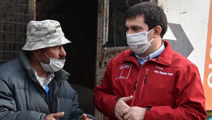 El seremi de Desarrollo Social y Familia, Juan Eduardo Prieto, señaló que en la página www.ingresodeemergencia.cl podrán consultar los requisitos para solicitar el beneficio a partir de este martes 20 de mayo