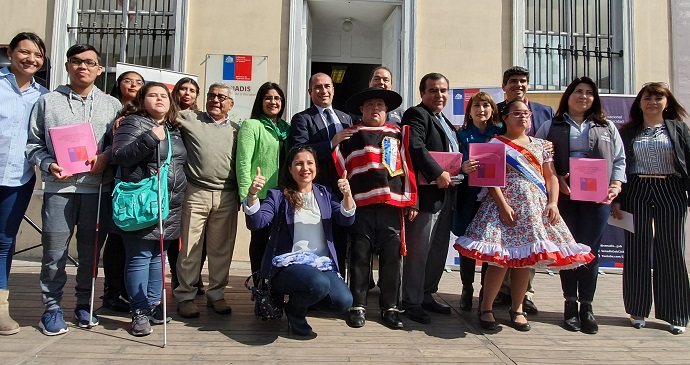 Las postulaciones del fondo concursable Chile Compromiso de Todos estarán abiertas hasta el 14 de mayo y se financiarán proyectos por hasta $20 millones, que nazcan desde fundaciones y corporaciones de la sociedad civil.