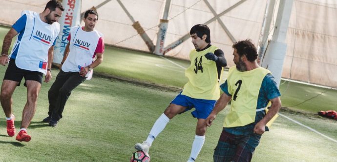 La iniciativa  busca fomentar el deporte al aire libre en personas en situación de calle.  