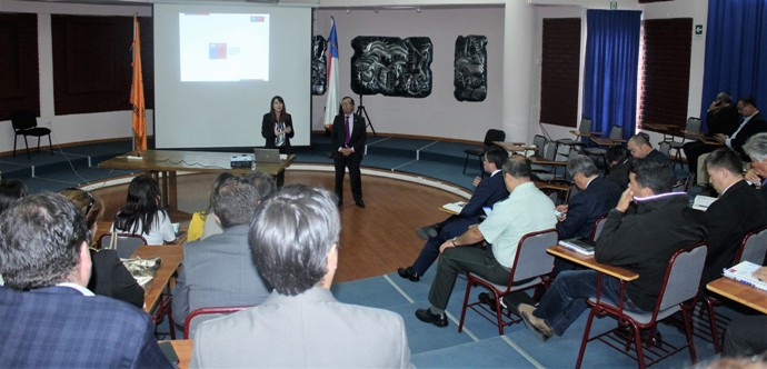 Autoridades del Gobierno, junto a profesionales de la municipalidad de Los Vilos, visitaron a familias beneficiadas por este programa que inicia su tercer año de funcionamiento.