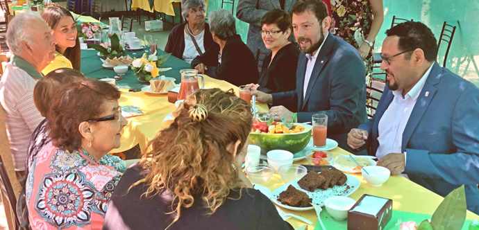 En intensa agenda, las autoridades participaron de actividades en 4 comunas de la provincia junto a niños, jóvenes y familias de la zona, relevando la importancia de estar en terreno y escuchar de primera fuente las necesidades de los habitantes de la Región.