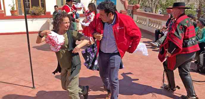 En esta instancia de festejos participaron 20 usuarios del Programa Calle del Ministerio de Desarrollo Social y Familia con la ejecución de la Municipalidad de La Serena, quienes tuvieron la posibilidad de compartir actividades recreativas. 