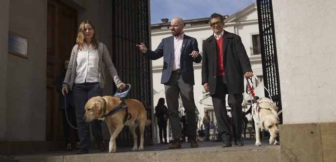 La actividad se desarrolla en el marco del Día Internacional del Perro Guía, que se conmemora el último miércoles de abril, y que este año corresponde al miércoles 26 de abril.