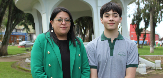 La seremi de Desarrollo Social y Familia, Mariela Huillipan, destacó el rol que cumplió, Samuel Rodríguez, adolescente de Freire que desempeñó el cargo de secretario ejecutivo en el Consejo Nacional de la Niñez y Adolescencia.