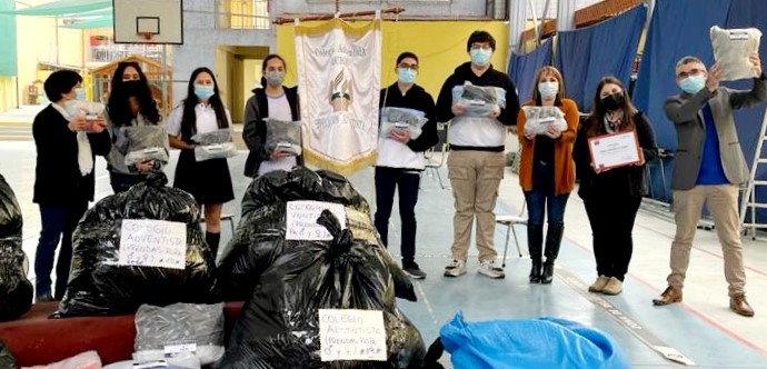 Ocho colegios de Iquique y Alto Hospicio entregaron donaciones recolectadas por sus comunidades educativas. Además, se sumaron a la iniciativa la PDI, la VI División de Ejército y la Cámara Chilena de la Construcción.