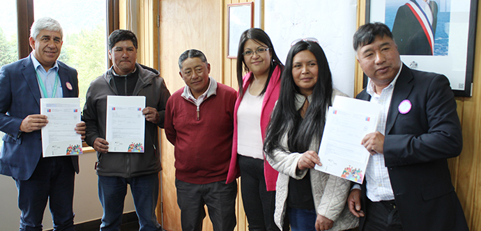 La Seremi de Desarrollo Social y Familia, Mariela Huillipan, entregó el documento comprometido por el Presidente Gabriel Boric en su visita a la comuna cordillerana. 