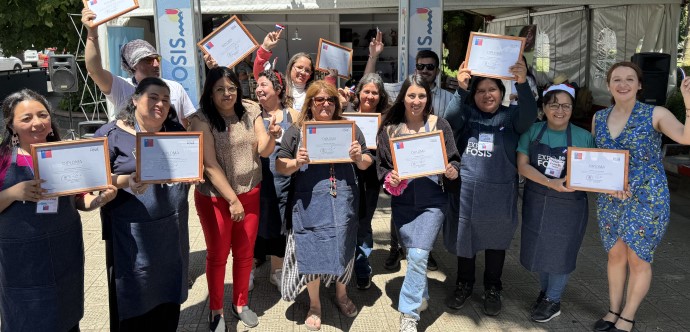 Cuarenta emprendedores y emprendedoras de diversas comunas de La Araucanía se congregaron en la plaza Aníbal Pinto de Temuco este fin de semana para exponer sus productos.