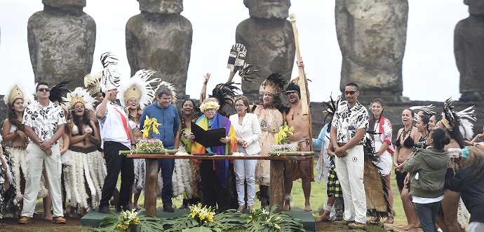 Mandataria firmó esta mañana decreto que oficializó el traspaso por 50 años a la comunidad indígena Ma’u Henua de la gestión de importante patrimonio territorial.