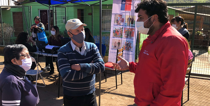 Con un despliegue en la localidad de Pan de Azúcar, la Seremi de Desarrollo Social y Familia junto a la Municipalidad de Coquimbo, orientaron a los vecinos del sector sobre este apoyo del Gobierno. 