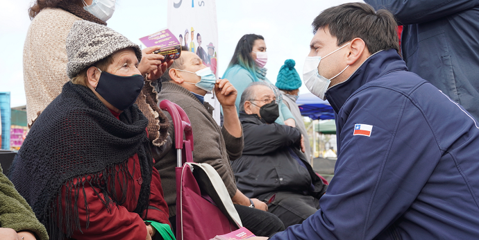 Iniciativa encabezada por la Seremi de Desarrollo Social y Familia y la Gobernación de Curicó también estuvo enfocada en la entrega de Clave Única y orientar sobre el Registro Social de Hogares.