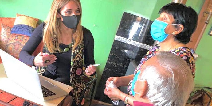 *La Seremi de Desarrollo Social y Familia, Ann Hunter, precisó que 8 mil nuevos hogares se están viendo beneficiados con el pago del IFE en relación al mes de abril considerando ser parte del 80% del RSH.