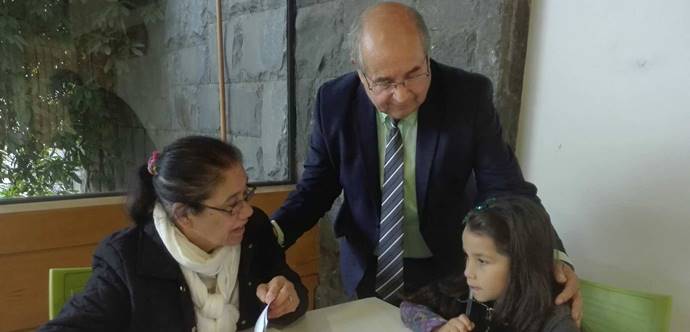 Programa Voluntariado País de Mayores lo ejecuta el FOSIS junto a SENAMA.