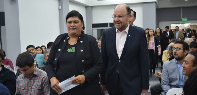El secretario de Estado participó en una actividad realizada en el marco de la visita a Chile de Nanaia Mahuta, autoridad de Nueva Zelanda que compartió la experiencia de desarrollo indígena de su país con representantes mapuches y líderes de La Araucanía. 
