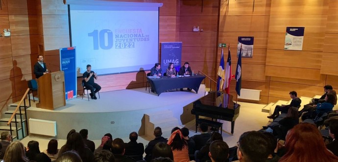 •	Los datos de la 10ª Encuesta Nacional de Juventudes, a cargo del Injuv, revelaron que en Magallanes las personas entre 15 y 29 años declararon ser mayormente felices, mientras que su principal fuente de ingresos proviene del trabajo regular.