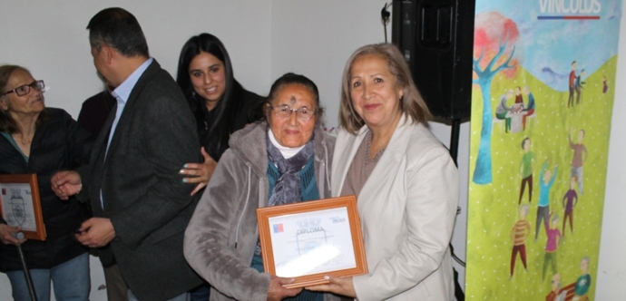 El encuentro de Integración y Bienvenida se llevó a cabo en la casa del Adulto Mayor de la comuna y participó la seremi de Desarrollo Social, Monica Toro Toro.