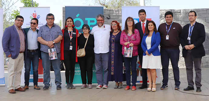 La iniciativa público/privada, permitió realizar cuatro operativos oftalmológicos en las comunas de Estación Central, Huechuraba, Independencia y Puente Alto, entregando exámenes y recetas de forma gratuita para vecinas y vecinos.