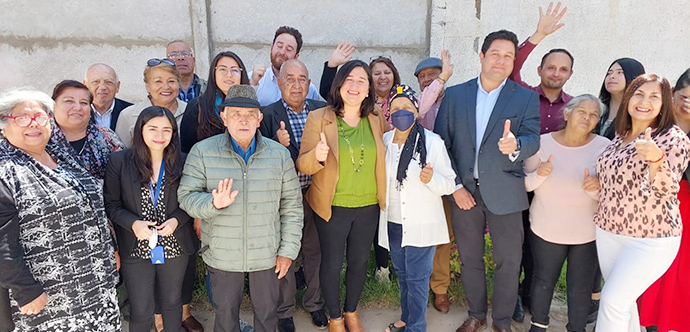 •	Esta campaña busca destacar la trayectoria de los adultos mayores para lo cual se entregó un reconocimiento a la presidenta de la Unión Comunal de Caldera. 