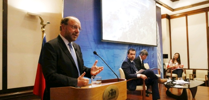 El ministro de Desarrollo Social, Alfredo Moreno, y el director nacional de Conadi, Jorge Retamal, expusieron en el encuentro junto a expertos maoríes, neozelandeses y mapuche.