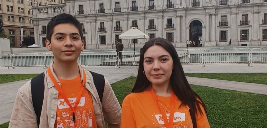 Los dos adolescentes son oriundos de Freire y Padre Las Casas y, hoy son protagonistas de esta inédita e histórica instancia nacional. Por su parte, la seremi de Desarrollo Social y Familia, Mariela Huillipan, destacó a los representantes de La Araucanía.