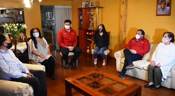  El seremi de Desarrollo Social y Familia, Felipe Valdovinos, comentó que el beneficio se trata de un reconocimiento a las familias y sus hijos, especialmente por tratarse de “un premio a los hogares que buscan salir adelante en base a la educación y su propio esfuerzo”. 